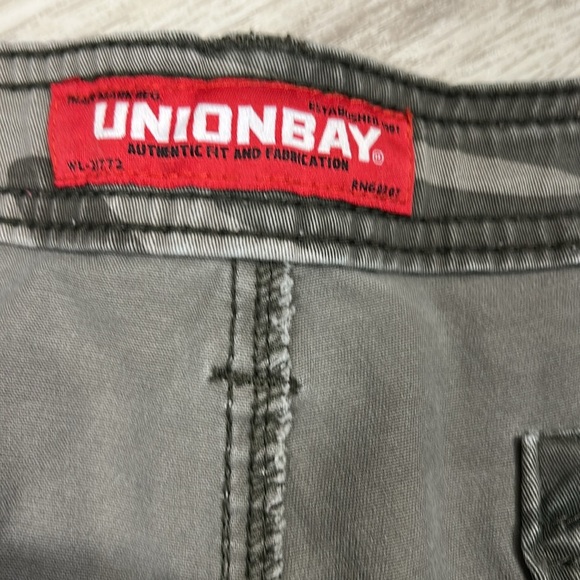 Men’s Unionbay Cotton Blend Gray Camouflage 6 Pocket 10” Utility Cargo Shorts 42 - Picture 6 of 10